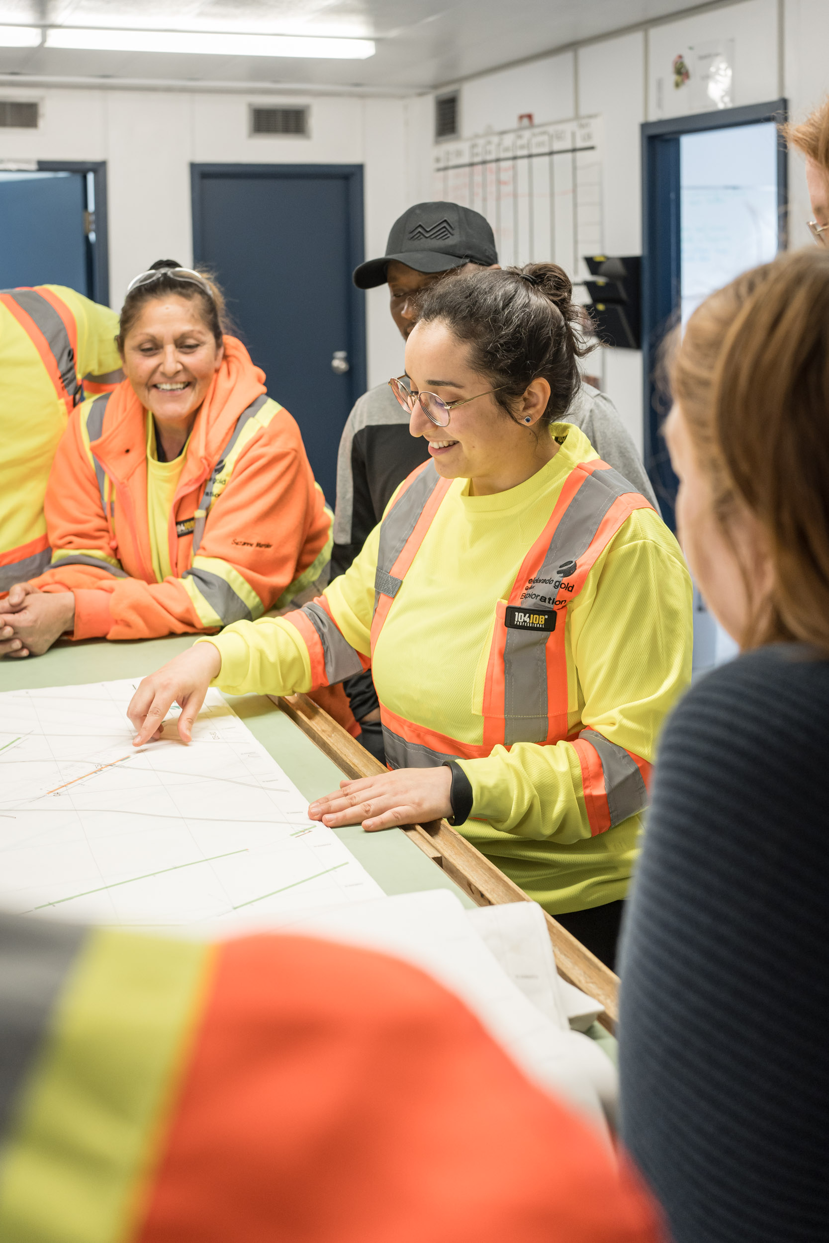 Femmes travaillant en Exploration